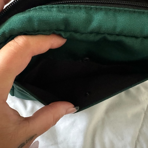 Authentic Gucci bag, can be use for wristlet, makeup bag or in many other ways - Picture 2 of 5